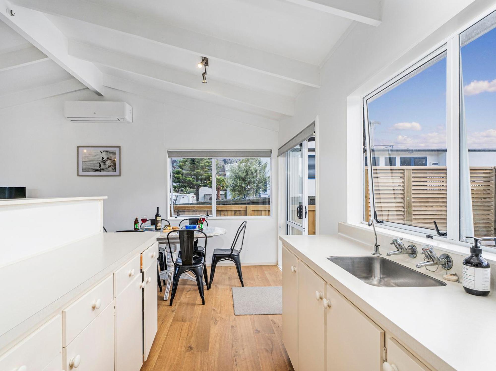 Retreat By The Beach - Pauanui Holiday Home Экстерьер фото